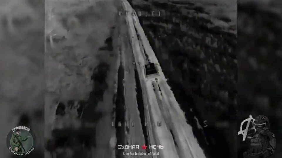 Харьковское направление.. FPV-дрон уничтожил пикап ВСУ перевозивший БК. ХАРЬКОV НАРОДНЫЙ