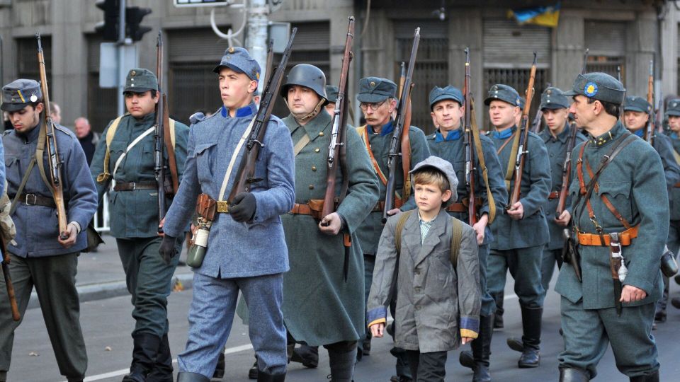 Запад-Восток: непримиримость с галичанским оскалом