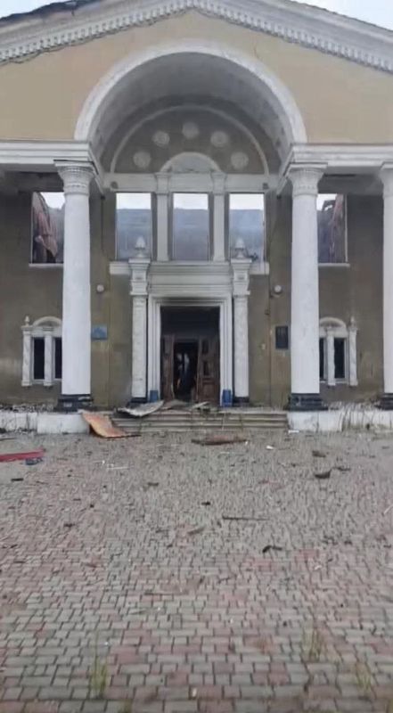 Купянск-Узловой. Дом культуры после прилёта