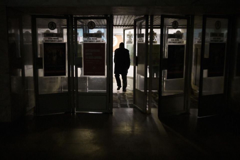 В десяти украинских областях объявили тревогу