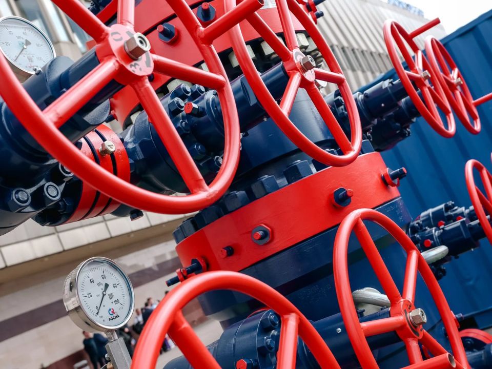 Bloomberg: ������� �������� ����� 60% ����������