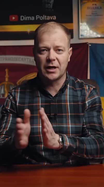 Будни "нерабов". На законные требования водителя представится и предъявить документы, полицейский надел на него наручники и силой выволок из автобуса
