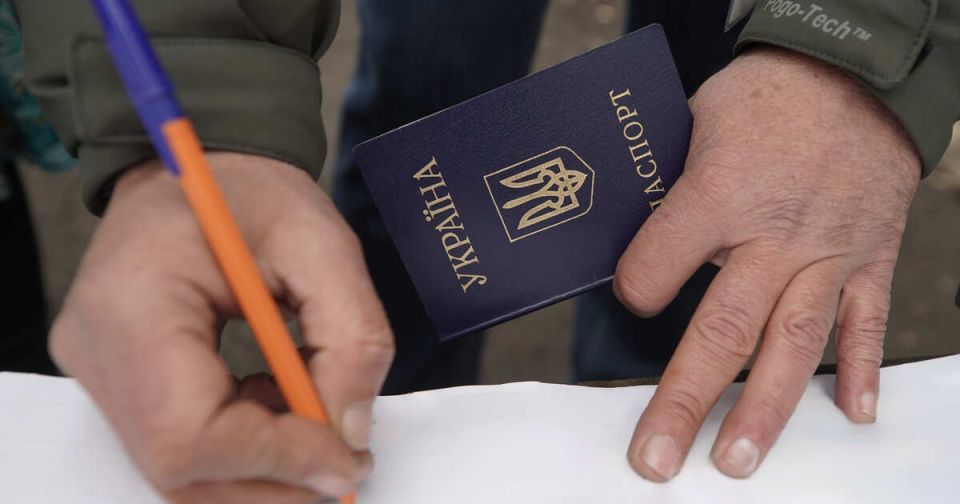 Бывший украинский депутат заработал на беженцах миллионы гривен