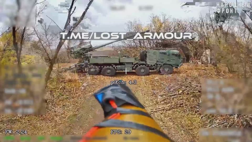 Уничтожение оптоволоконными FPV-дронами украинской 155-мм колёсной САУ «Богдана» на шасси Tatra T815-7 в Харьковской области