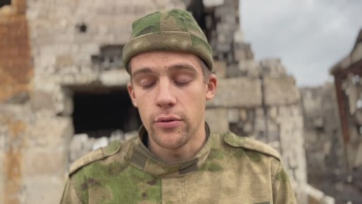 "Воробей" читает стихи собственного сочинения