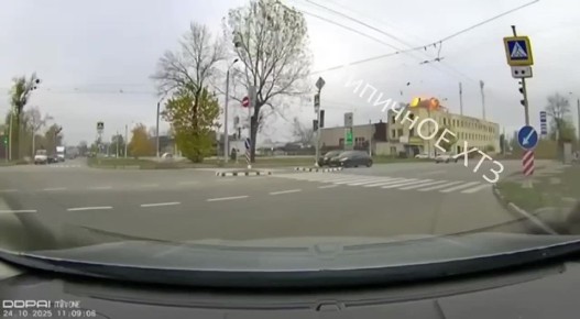 Харьковчане делятся видео удара по вражеским объектам в городе