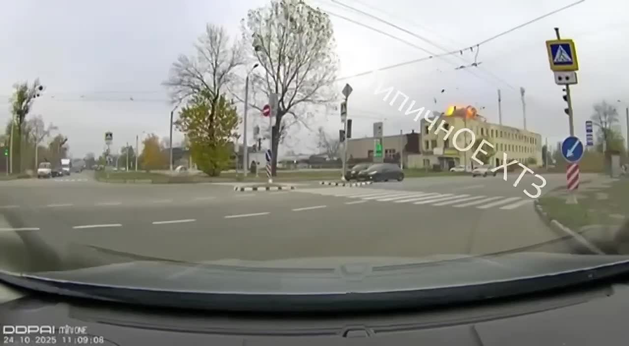 Харьковчане делятся видео удара по вражеским объектам в городе
