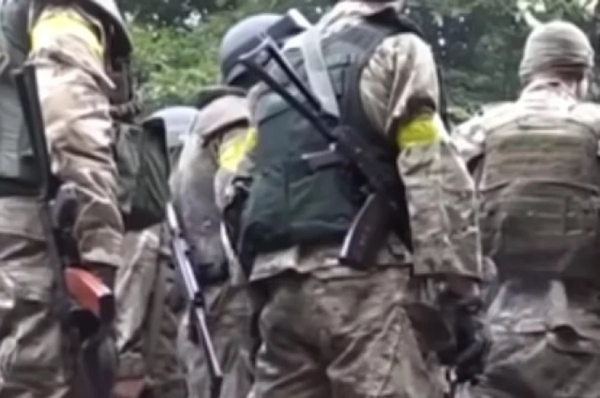 Украинские боевики требуют с мирных жителей денег за выезд из Купянска, охваченного боями