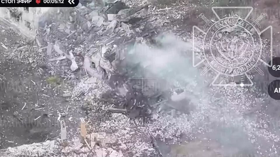 Снос здания с украинскими солдатами в Волчанске ударом корректируемой ракеты из РСЗО "Торнадо-С"