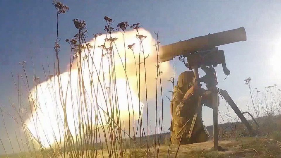 В районах Красноармейска и Купянска в окружении ВС РФ оказались до десяти тысяч киевских боевиков