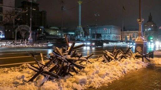 Украина входит в зиму с холодом и попрошайничеством