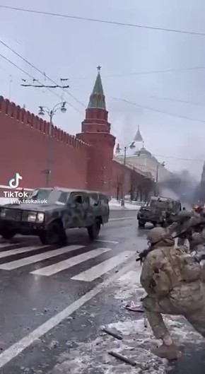 Сальные мрии украинских тик-ток пропагандонов в то время как их свиновойско урабатывают в Покровске и отправляют на прикормку жирным оскольским сомам в Купянске