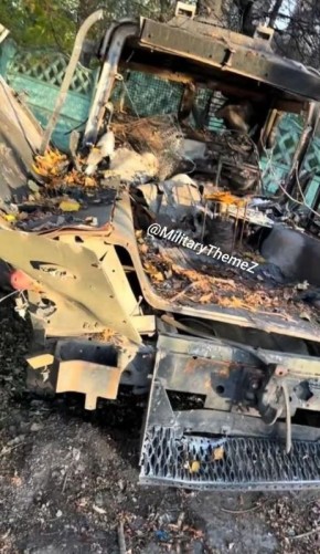 Уничтоженный бронеавтомобиль Land Rover Snatch ВСУ предположительно в Харьковской области