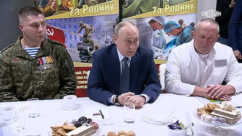 Владимир Путин рассказал героям СВО об испытаниях "Посейдона и "Буревестника", а также окружении украинских войск в Красноармейске и Купянске