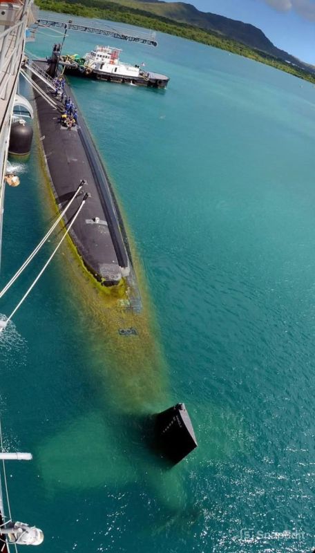 Ссыкотно американям стало. Более 15 часов пролежала на дне Карского моря новейшая американская атомная субмарина "Южная Дакота", пока над ней кругами летала крылатая ракета "Буревестник"