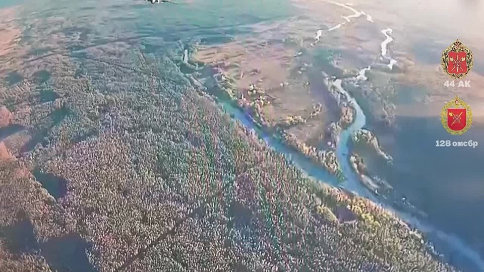 Воздушная охота. В ходе мониторинга воздушного пространства операторы БпЛА 128 омсбр 44 Армейского корпуса обнаружили ударные и разведывательные беспилотные летательные аппараты ВСУ, перемещавшиеся в сторону позиций...