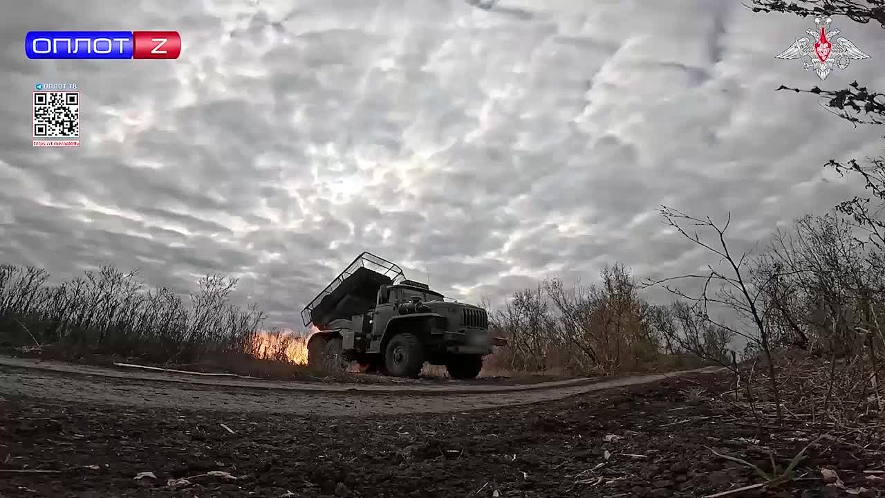 В зоне СВО наши бойцы работают и днем, и ночью