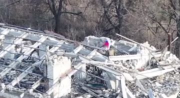 В южной части Волчанска поднят российский флаг! Фактически город освобожден!