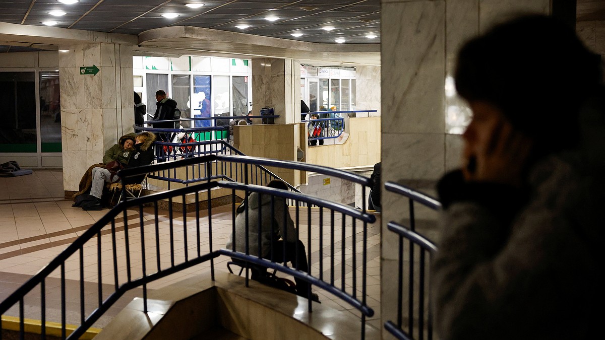 В Харькове рассказали о транспортном коллапсе: не работают метро и электротранспорт