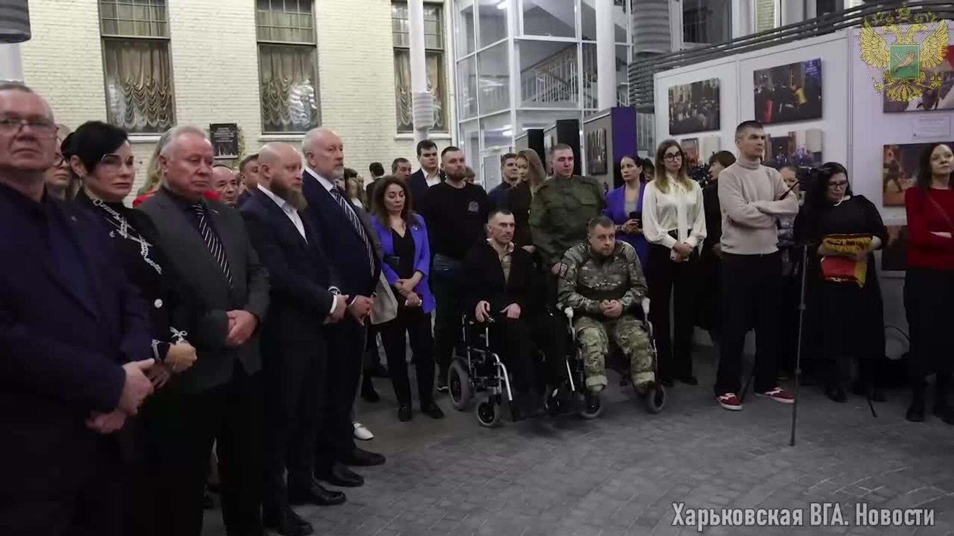 Глава Харьковской ВГА Виталий Ганчев открыл выставку «Харьковская весна», посвященную роли города в Русской весне