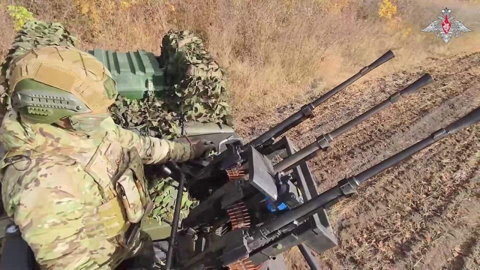 Минобороны России: Мобильные огневые группы подразделений группировки войск «Север» в круглосуточном режиме прикрывают наши позиции от атак противника с воздуха