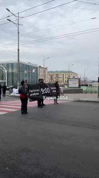 В девять часов политические путаны уже выстроились в ряд с просьбой остановиться и подумать о "хероях"