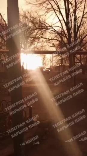 Сильный пожар на газокомпрессорной станции в н.п. Лимановка на юге Харьковской области после удара 15 "Гераней"