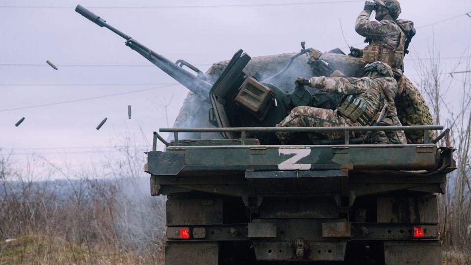 Боец Лаврик: ВС России продолжают выбивать ВСУ из западной части Купянска