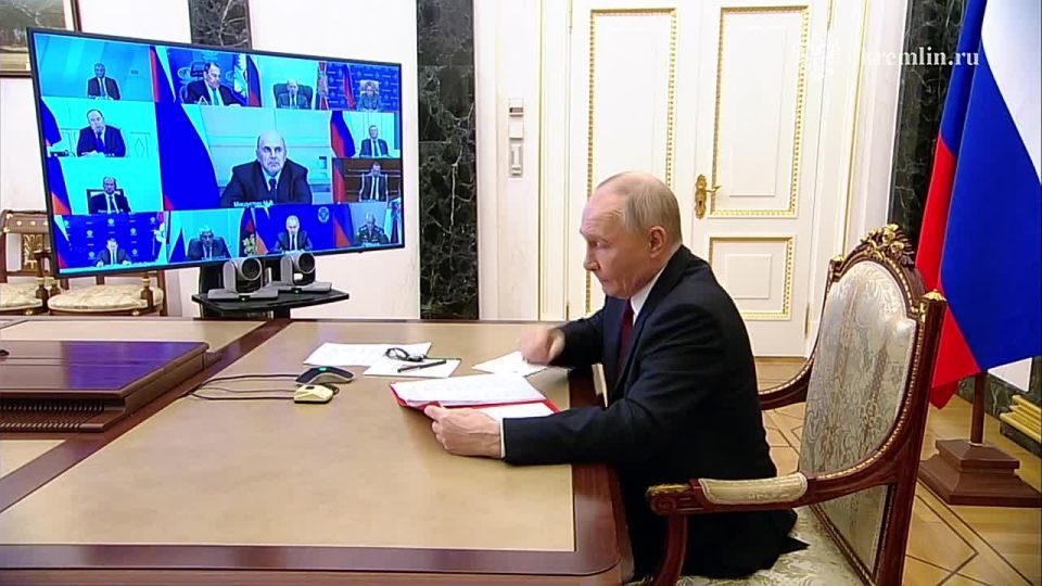 Сергей Лебедев: В.Путин: Да, конечно, здесь секрета никакого нет