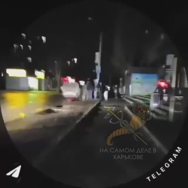 Вчера на Москалевской 106 около 9 вечера, при бусификации, мужчина пырнул ножом в ногу ТЦКашника