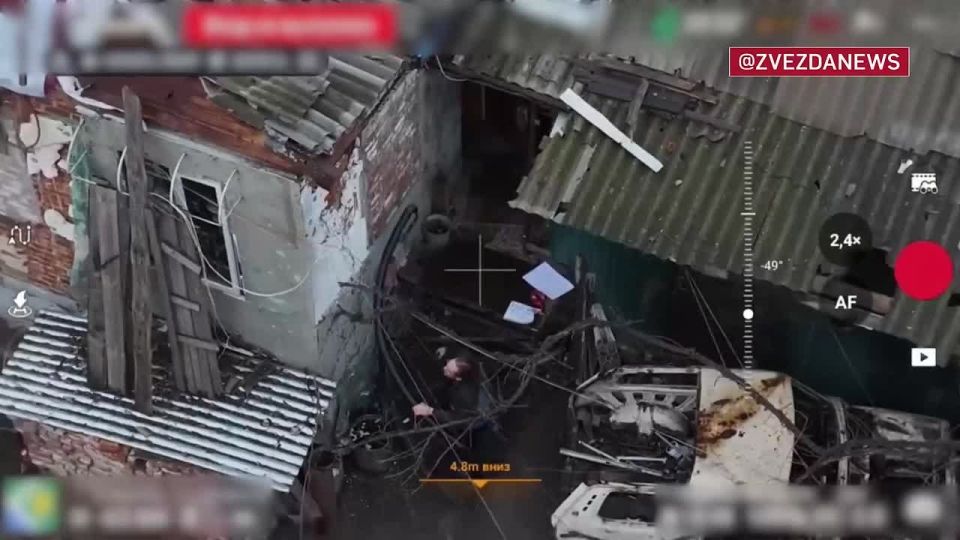 Бойцы ВС РФ вывели из Волчанска семью, которую год обстреливали ВСУ