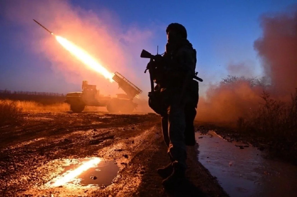 Боевики ВСУ мрут в огне. Военные описали ход зачистки на улицах Купянска