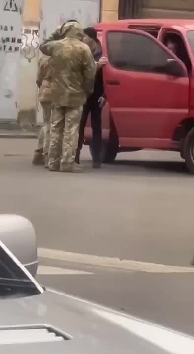 Утро в Харькове: гиены вышли на охоту!