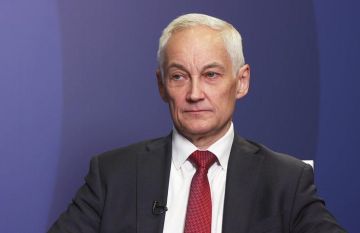 Министр обороны РФ Андрей Белоусов поздравил командование и личный состав 69 гвардейской мотострелковой Красносельской ордена Ленина, Краснознаменной дивизии, 72 мотострелковой дивизии, 1009 мотострелкового полка и 128...