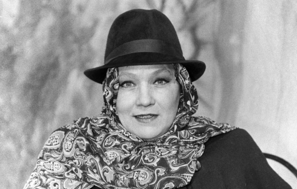 Росла в детдоме, была штукатуром, но мечтала о другом. Как Нина Русланова стала звездой