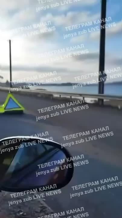 Кадры вчерашних ударов по дамбе Печенежского водохранилища в Харьковской области и их последствий