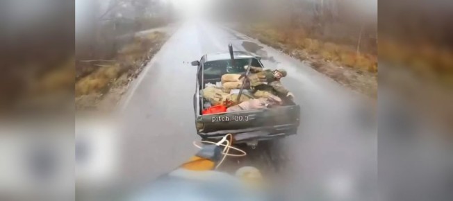 Росгвардия показала кадры уничтожения пикапа ВСУ, доставляющего продовольствие боевикам на харьковском направлении (видео)