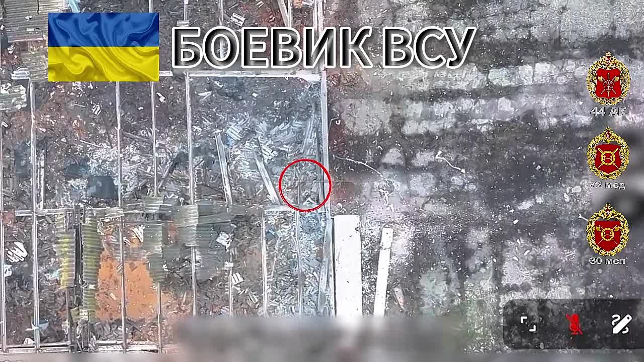 Под завалами. Сумская область Расчёт БпЛА 30 мсп 44 Армейского корпуса поразил боевика ВСУ прямым попаданием с БпЛА