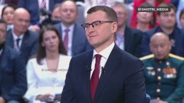 «Чего стоять на пороге-то? Заходи в дом»: Путин о видео Зеленского у стелы Купянска