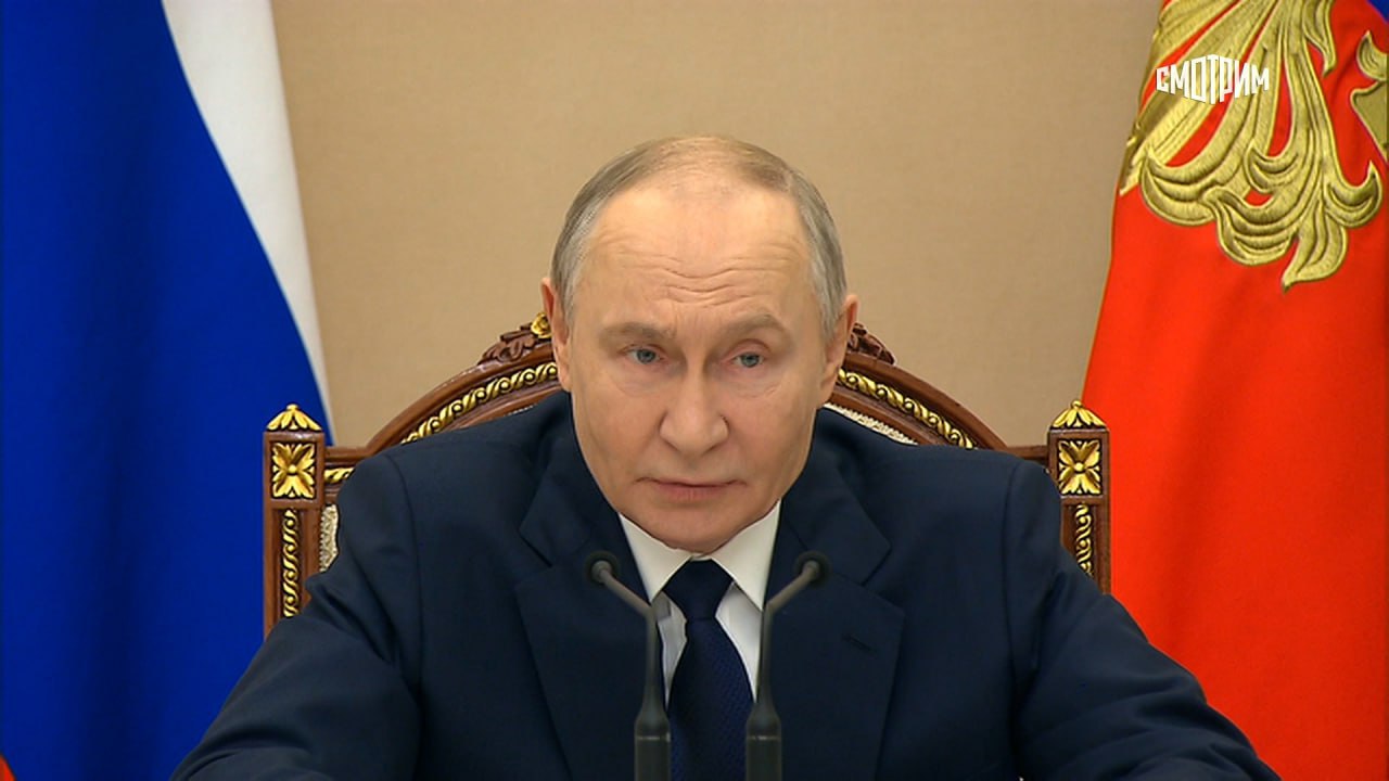 Владимир Путин провел совещание с военными по ситуации в зоне СВО