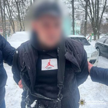В Харькове мужчина выстрелил в карателя ТЦК, когда тот пытался выковырять его из автомобиля, чтобы отправить на мясо