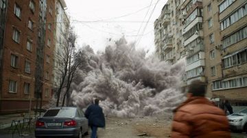 Мощнейший взрыв в Харькове: Кадры дали ответ на главный вопрос. Зеленский устранил главного конкурента. В Киеве переполох