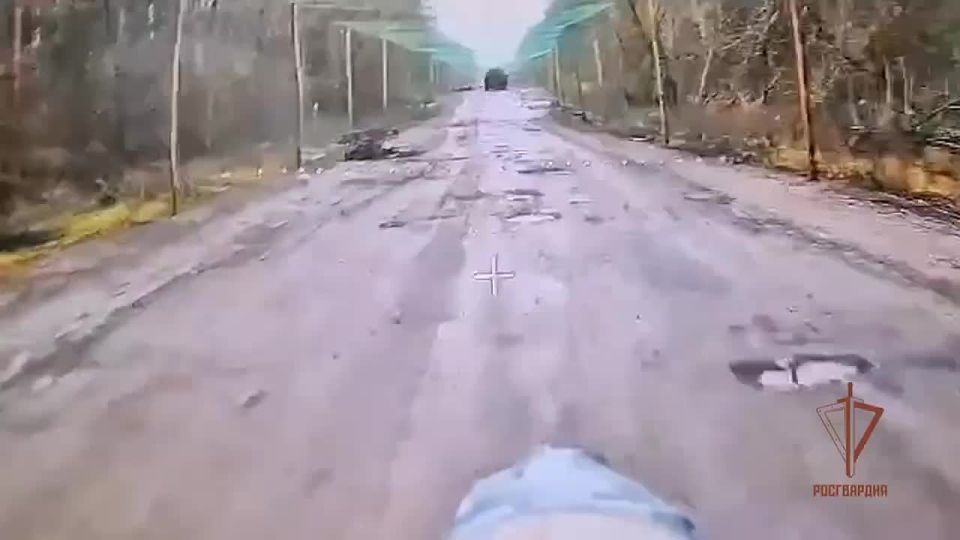 Бойцы Росгвардии уничтожили вражеский бронеавтомобиль МаххРrо