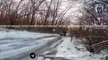 Поражение дроном квадроцикла с тремя всушниками на Купянском направлении