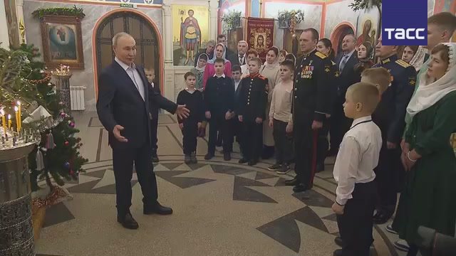 Путин поздравил православных россиян с Рождеством:
