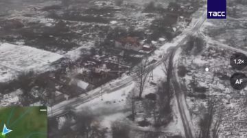 МО РФ опубликовало кадры водружения флага в Подолах Харьковской области