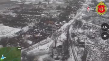 МО РФ опубликовало кадры водружения флага в Подолах Харьковской области