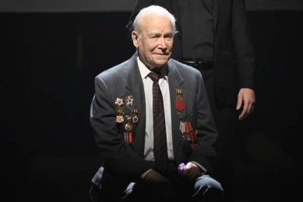 Сын полка. Скончался старейший артист Театра Сатиры Виктор Рухманов