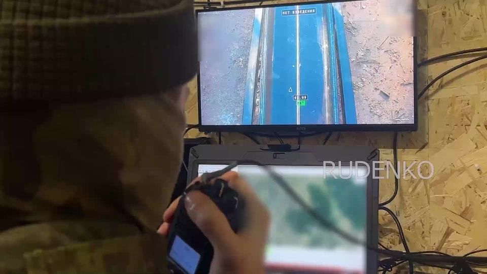 Андрей Руденко: Расчёт барражирующих боеприпасов «Ланцет» войск беспилотных систем в составе группировки войск «Север» уничтожил мобильную группу подвоза БК и материальных средств на позиции ВСУ в Харьковской области