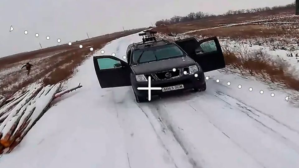 Дроноводы сожгли пикапы и роботов ВСУ в Харьковской области